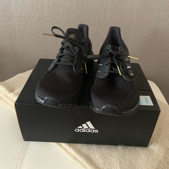 Adidas Ultraboost Sneakers - Picture 2 of 16